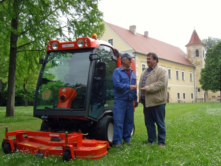aa_rasenmaehertraktor.jpg