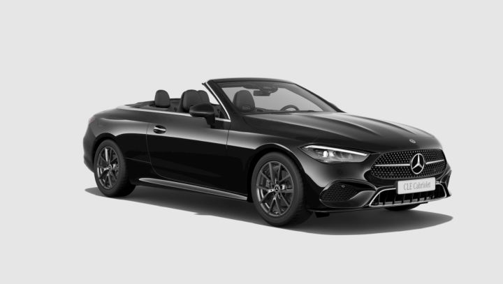 Ein schwarzes CLE Cabrio vor einem rein wei�en Hintergrund