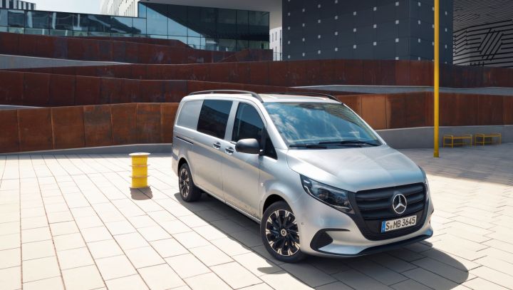 Ein silberner Vito BusinessVan 